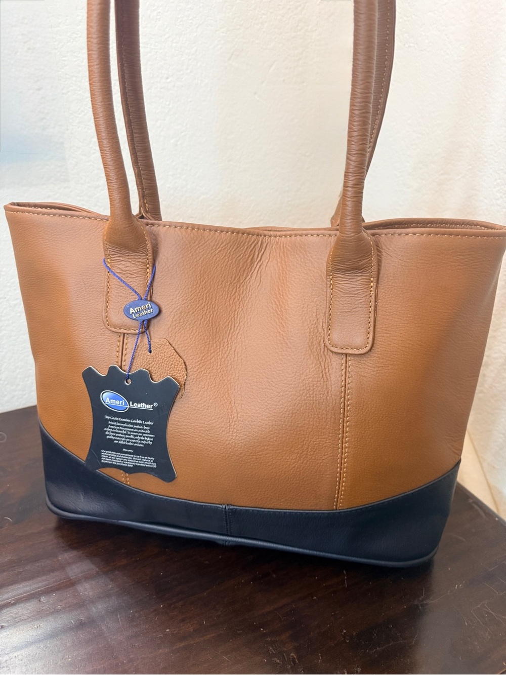 AmeriLeather two tone
Caramel & black buttery leather
tote 15.50 x 10.5 NWT - Picture 4 of 14